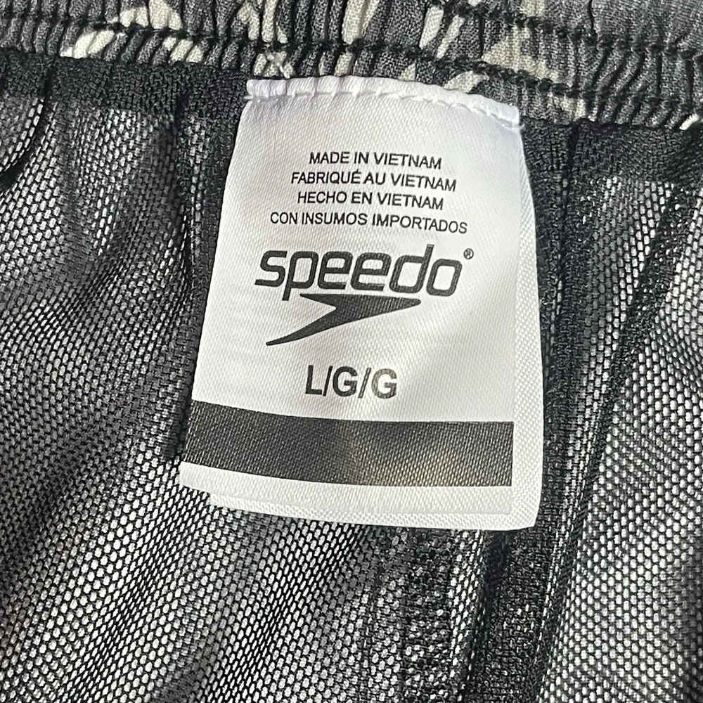 Speedo Swim trunks Size Large 4-Way Comfort Stretch UPF 50+ Z-352‎